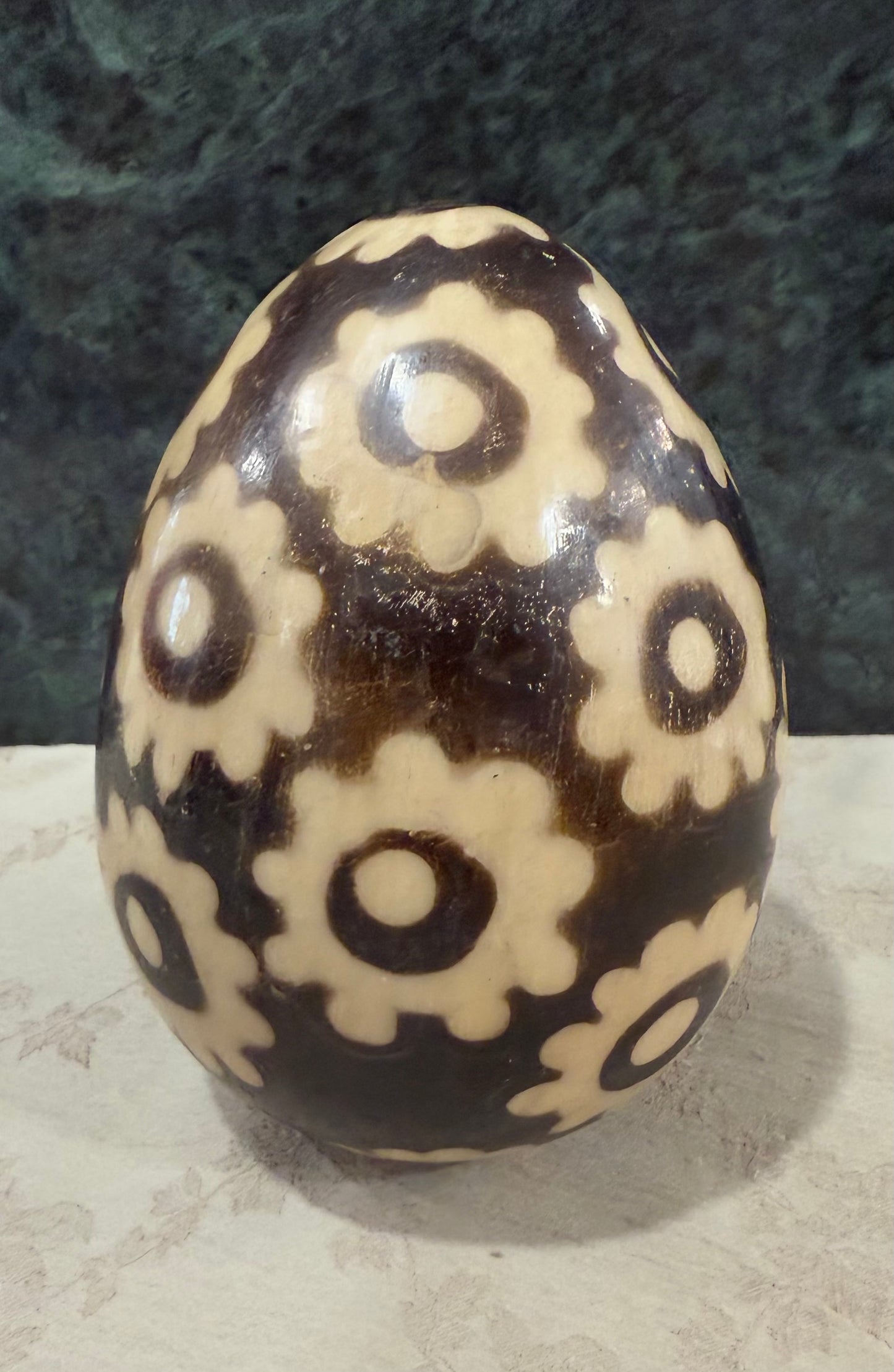 Handcrafted Lenca Pottery Egg Ornament β Honduras
6β x 4.5β | 464 grams