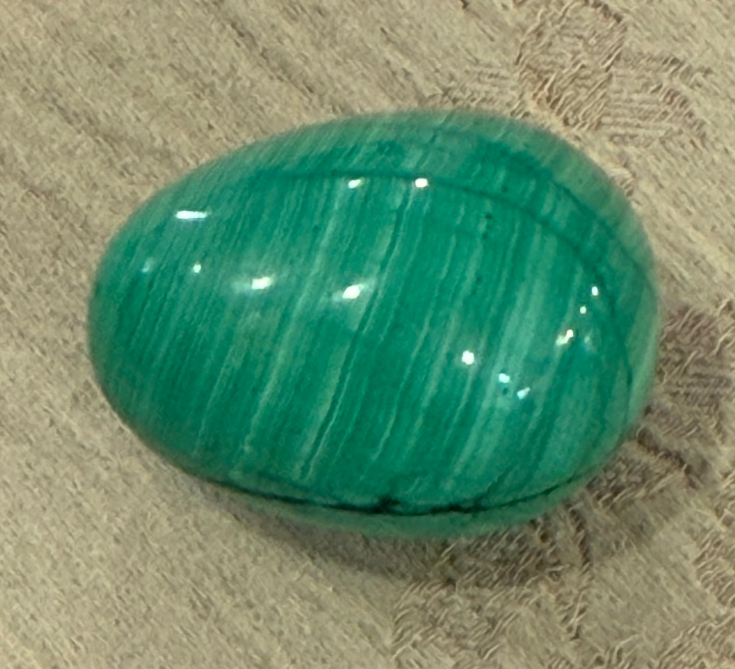 🥚 Natural Malachite Egg – Transformation & Protection Crystal – Banded Green Stone