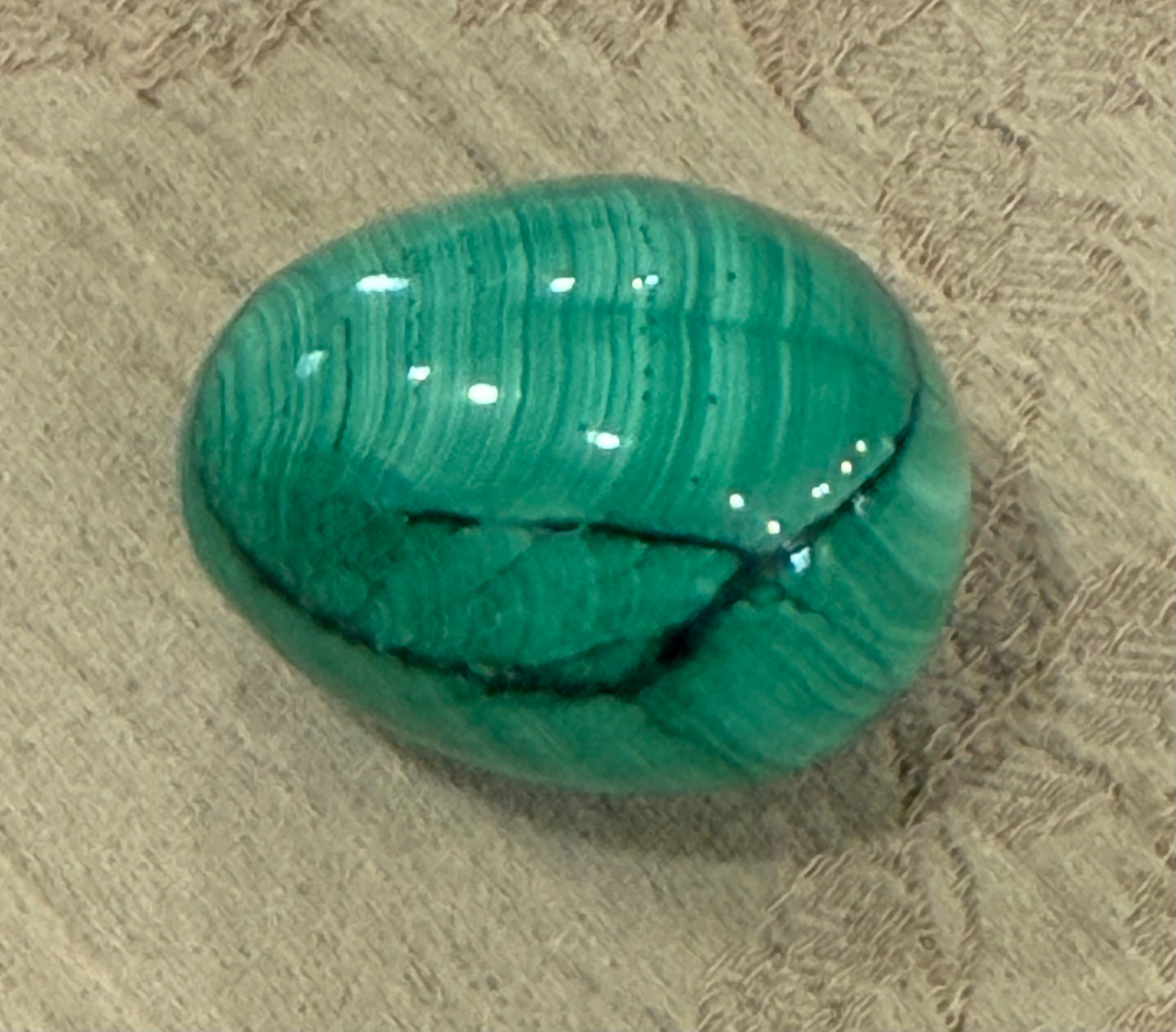 🥚 Natural Malachite Egg – Transformation & Protection Crystal – Banded Green Stone
